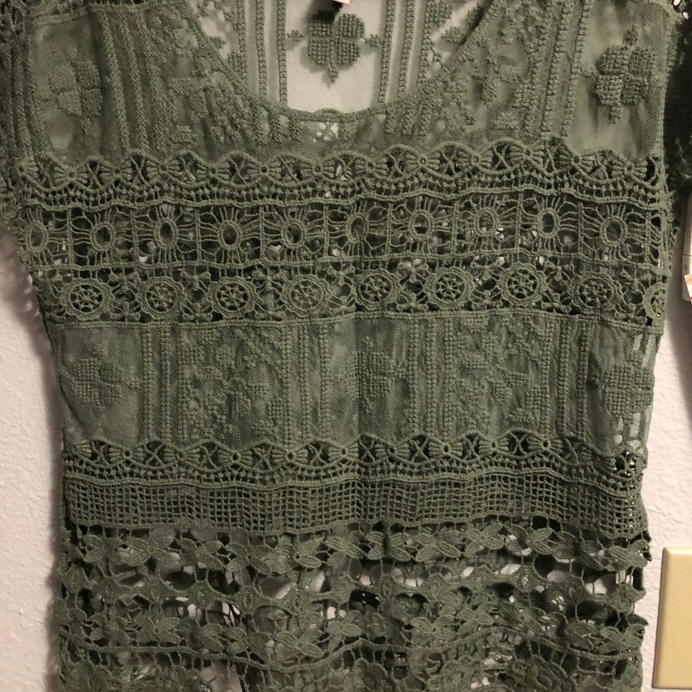 Forever 21 Green lace top